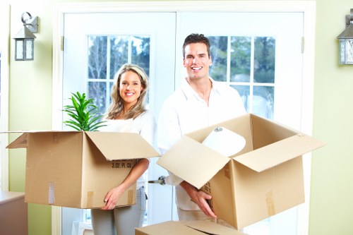 Packing and moving boxes for storage in Downe